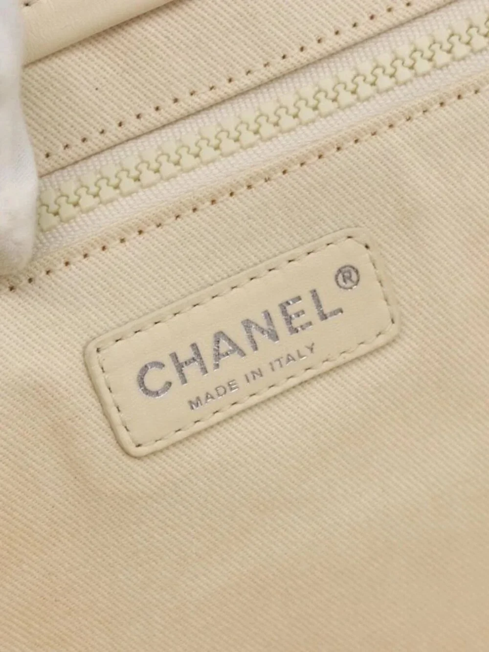 CHANEL Tote Bag Canvas Leather White Silver CC Auth bs33806